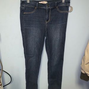 Woman’s hollister dark denim jeans